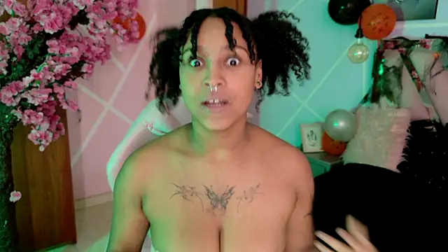 Snapshot of Elith_noa chatting on October 21, 7:25 pm Elith noa online show from October 21, 7:25 pm