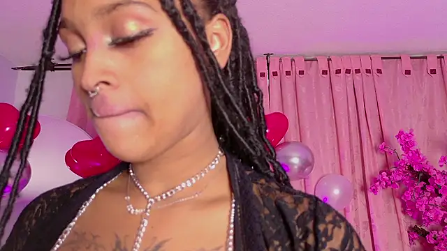 Elith noa online show from February 14, 9:33 pm