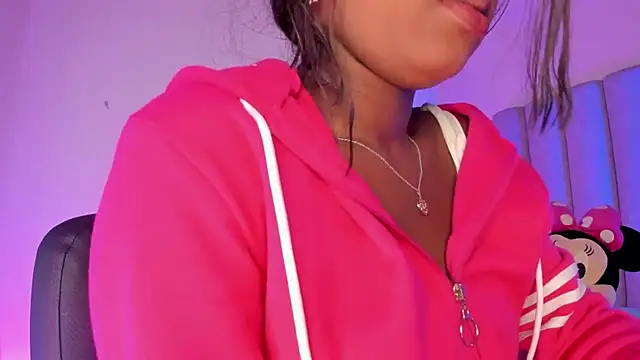 Snapshot of briannajackson_ chatting on February 6, 2:37 pm briannajackson online show from February 6, 2:37 pm