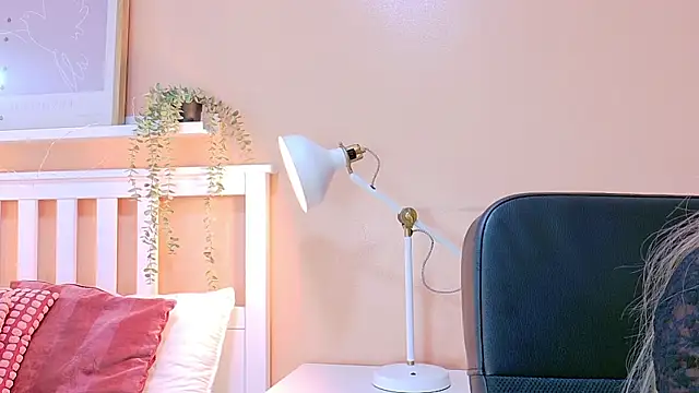 briannajackson  online show from October 4, 11:41 am