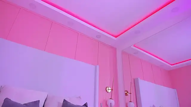 Snapshot of shaina_vasquez chatting on December 21, 7:32 pm shaina vasquez online show from December 21, 7:32 pm