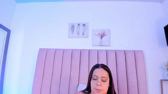 mariaa fernanda online show from May 7, 11:26 am
