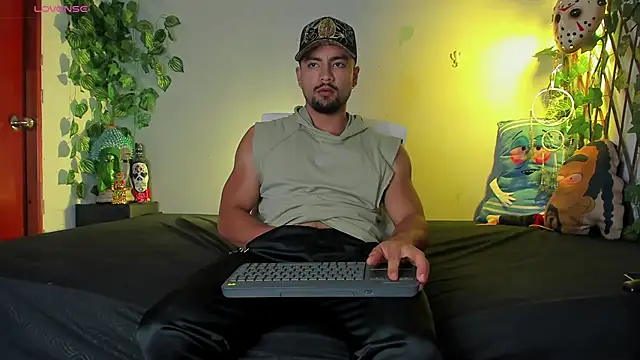 Snapshot of Jaxxon_ chatting on January 24, 12:31 am Jaxxon online show from January 24, 12:31 am