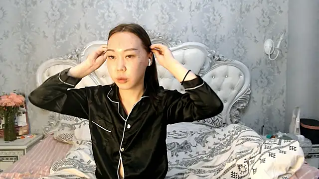 Snapshot of lee_che chatting on October 15, 6:08 pm lee che online show from October 15, 6:08 pm
