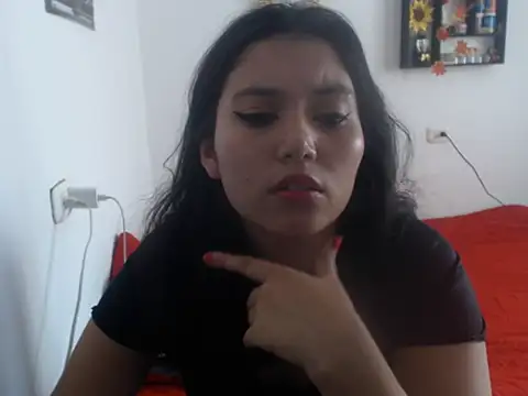 HannaKlein online show from February 4, 7:22 pm