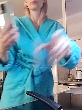 Snapshot of AvelinaLeoni chatting on March 18, 5:41 am AvelinaLeoni online show from March 18, 5:41 am