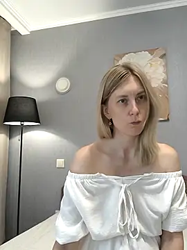 Snapshot of AvelinaLeoni chatting on September 9, 5:29 am AvelinaLeoni online show from September 9, 5:29 am