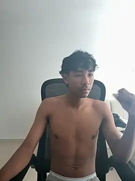 tyler maxx online show from September 13, 8:41 pm