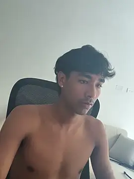 tyler maxx online show from September 18, 9:28 pm