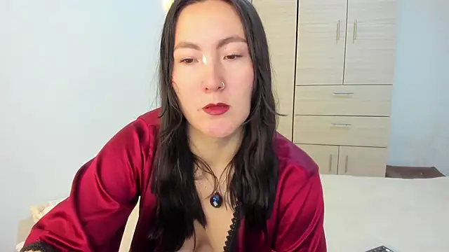 Elle Lee  online show from January 6, 4:21 pm