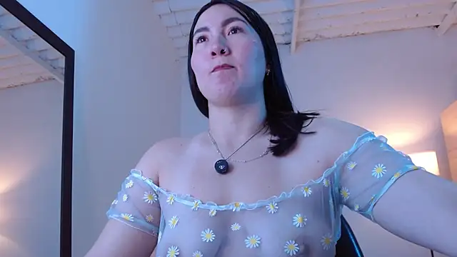 Elle Lee  online show from March 30, 5:14 pm