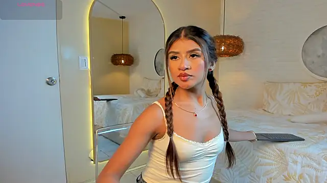 Elise Diamond online show from November 7, 10:10 pm