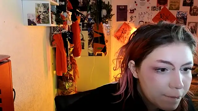 Snapshot of Alex_Howell chatting on February 6, 3:33 am Alex Howell online show from February 6, 3:33 am