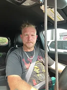 Mcpussypounder211 online show from July 26, 8:38 pm