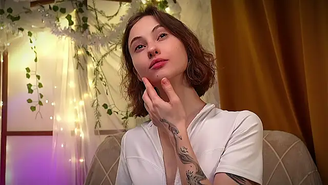 Devilina V online show from January 25, 5:40 pm