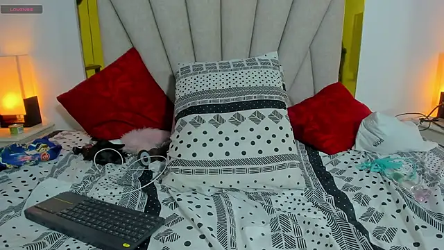 vahiolet fuentes online show from December 19, 9:18 am