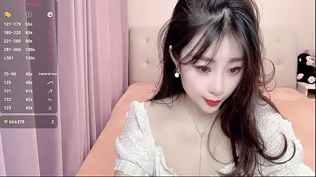 aisha123123 online show from February 2, 2:17 am