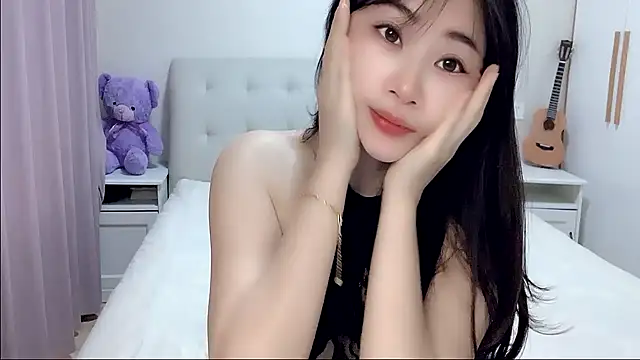 aisha123123 online show from October 26, 2:17 am