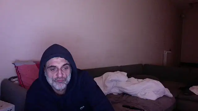 Snapshot of skossa777 chatting on December 23, 6:11 am skossa777 online show from December 23, 6:11 am