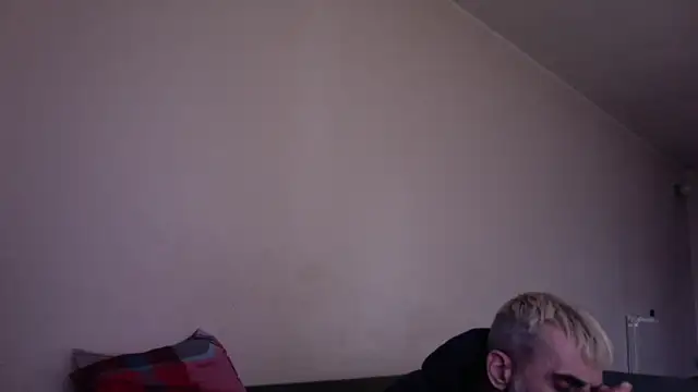 Snapshot of skossa777 chatting on February 3, 12:43 pm skossa777 online show from February 3, 12:43 pm