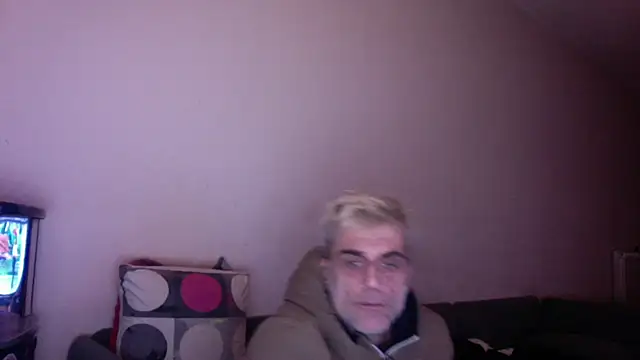 Snapshot of skossa777 chatting on February 10, 6:23 pm skossa777 online show from February 10, 6:23 pm