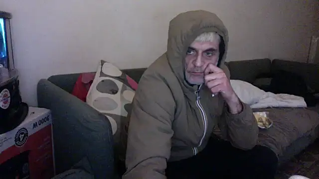 Snapshot of skossa777 chatting on February 12, 6:14 pm skossa777 online show from February 12, 6:14 pm