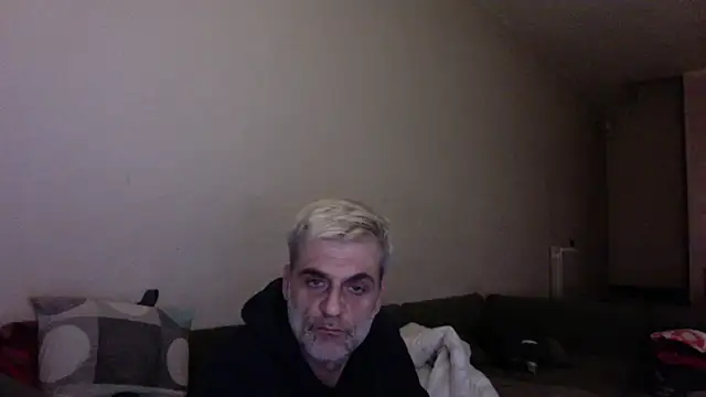 Snapshot of skossa777 chatting on February 14, 11:01 pm skossa777 online show from February 14, 11:01 pm