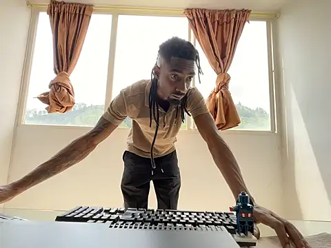 Malkon Big online show from February 14, 5:21 pm