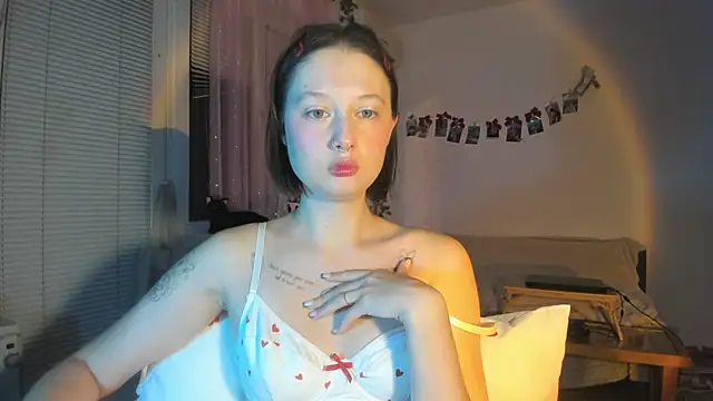 Jenny darling love online show from December 5, 8:05 pm