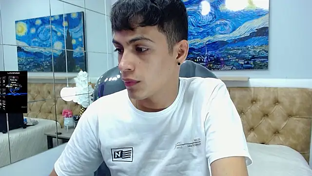 SkinnyBoy  online show from September 13, 7:46 pm