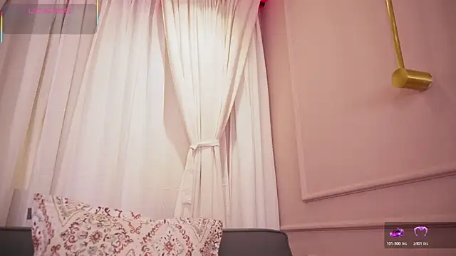 Snapshot of Sophia_wilsonn_ chatting on October 28, 11:03 am Sophia wilsonn  online show from October 28, 11:03 am