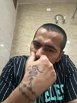 Snapshot of shivani0999 chatting on February 12, 12:33 pm shivani0999 online show from February 12, 12:33 pm