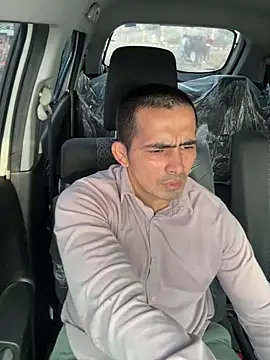 Snapshot of shivani0999 chatting on February 21, 3:18 am shivani0999 online show from February 21, 3:18 am