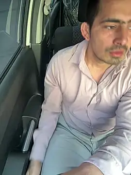 Snapshot of shivani0999 chatting on February 27, 4:01 am shivani0999 online show from February 27, 4:01 am