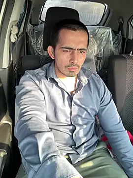 Snapshot of shivani0999 chatting on March 2, 2:47 am shivani0999 online show from March 2, 2:47 am