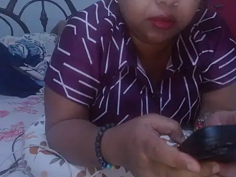 Snapshot of TASHa009 chatting on February 9, 5:06 pm TASHa009 online show from February 9, 5:06 pm