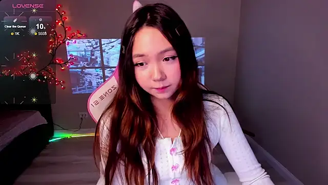 Fluffy Rose online show from November 1, 11:40 pm