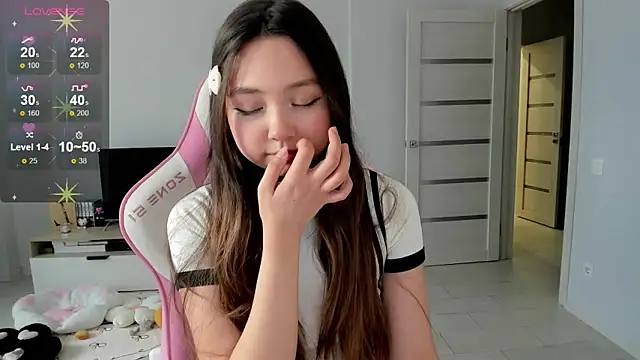 Fluffy Rose online show from May 13, 4:21 am