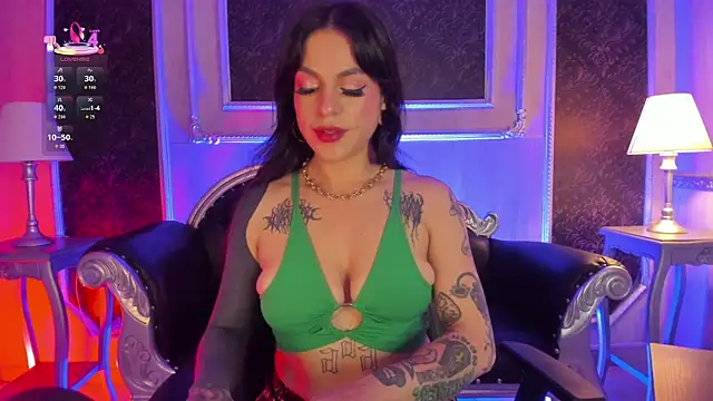 Snapshot of MeganDraco_ chatting on May 22, 12:44 pm MeganDraco online show from May 22, 12:44 pm