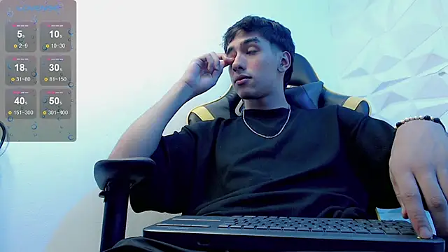 Snapshot of Jake_tripp chatting on December 13, 7:47 am Jake tripp online show from December 13, 7:47 am