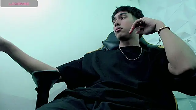 Snapshot of Jake_tripp chatting on December 17, 9:39 am Jake tripp online show from December 17, 9:39 am