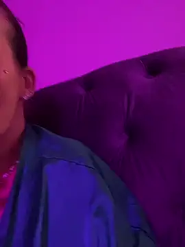 Snapshot of Haleytightlips1986 chatting on March 31, 10:43 pm Haleytightlips1986 online show from March 31, 10:43 pm