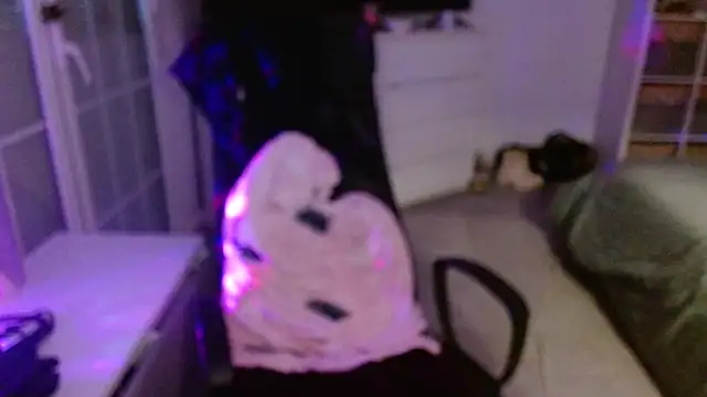 Snapshot of JuicyJanexo chatting on February 28, 6:47 am JuicyJanexo online show from February 28, 6:47 am