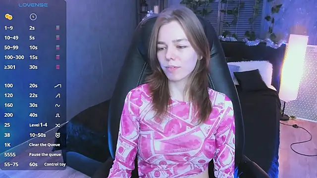 Tina Tayllor online show from December 9, 6:35 pm