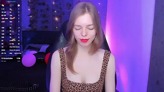 Tina Tayllor online show from March 3, 6:55 pm