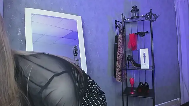 Tina Tayllor online show from September 29, 12:49 am