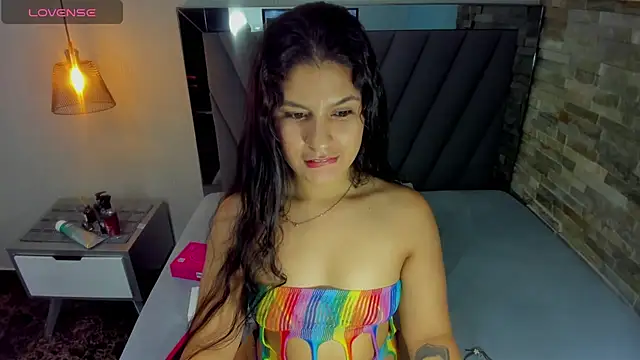 lizziemontana2 online show from October 9, 7:45 pm