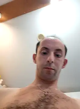 Snapshot of Drobniutki chatting on January 9, 3:34 pm Drobniutki online show from January 9, 3:34 pm