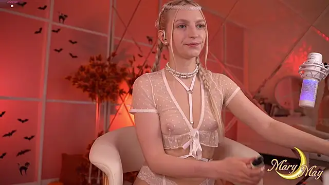 Snapshot of marylunamay chatting on November 30, 4:05 am marylunamay online show from November 30, 4:05 am