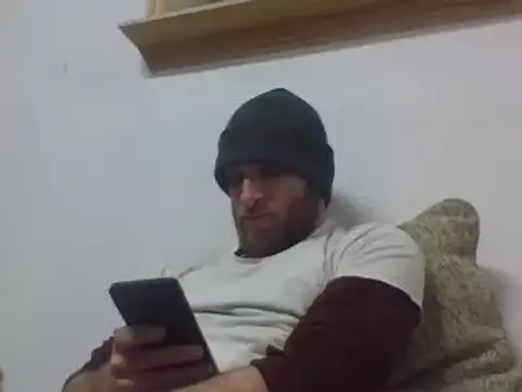 Snapshot of kingslife131313 chatting on February 12, 6:29 am kingslife131313 online show from February 12, 6:29 am